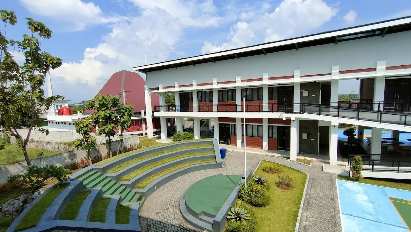 Kegiatan Belajar Santri PeTIK Slide 1