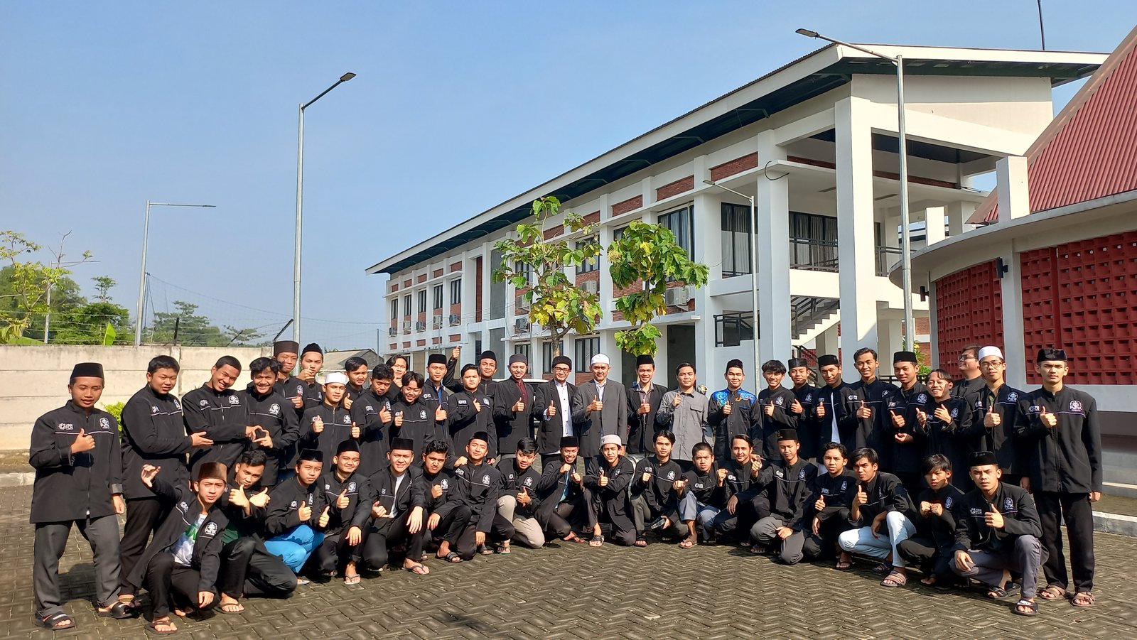 Praktikum Laboratorium IT Slide 2